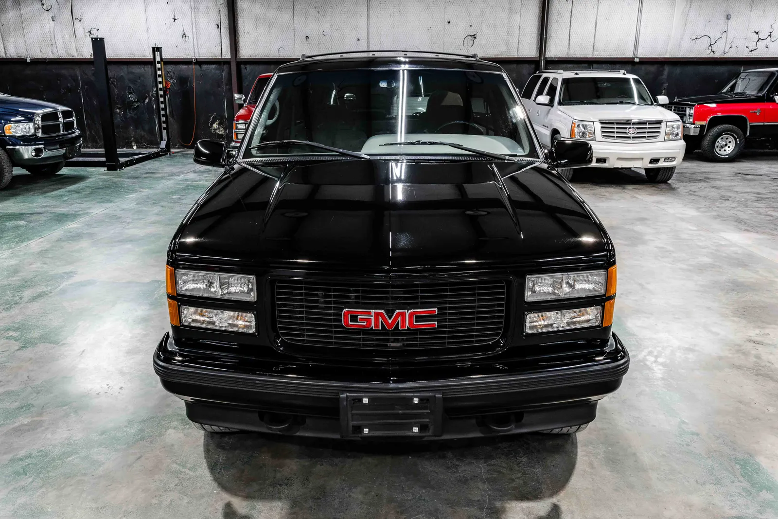  1996-GMC-Yukon-Black-521711-40.jpg
